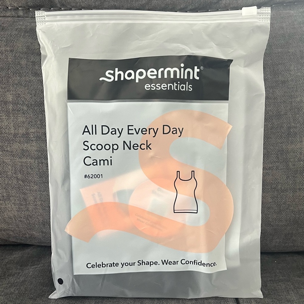 Shapermint Essentials All Day Every Day Black Scoop Neck Cami – NIP, Size L
